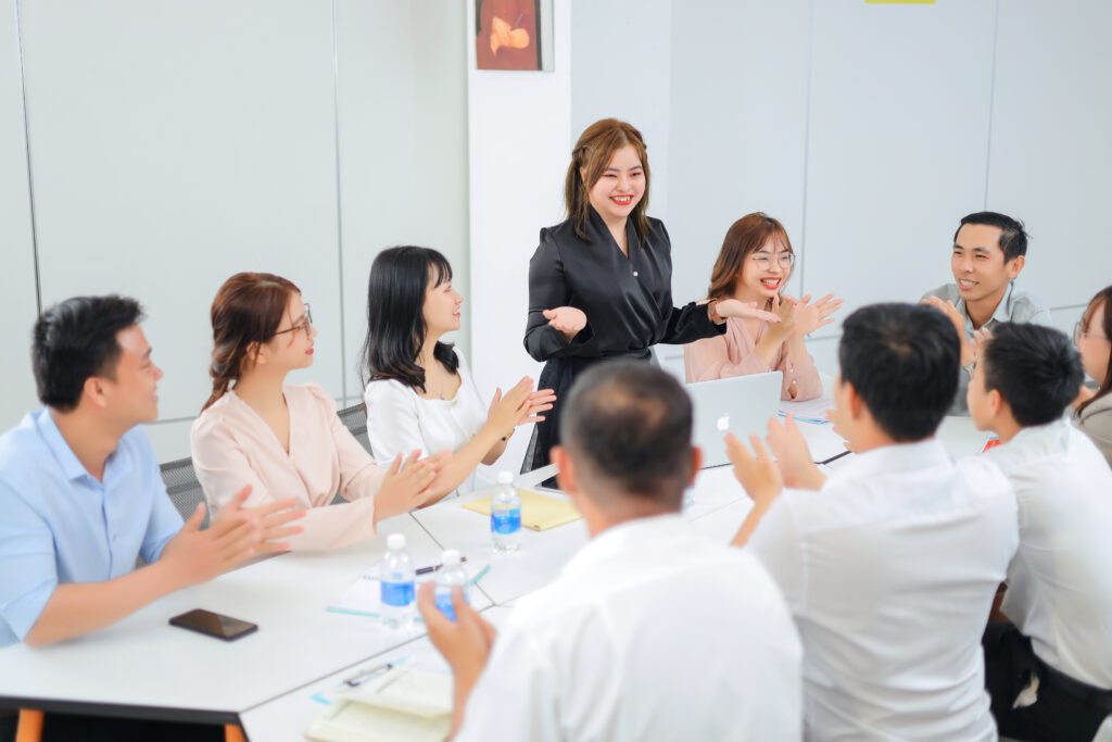 Các buổi đào tạo môi trường giúp nâng cao nhận thức và trách nhiệm bảo vệ môi trường trong bối cảnh phát triển bền vững.