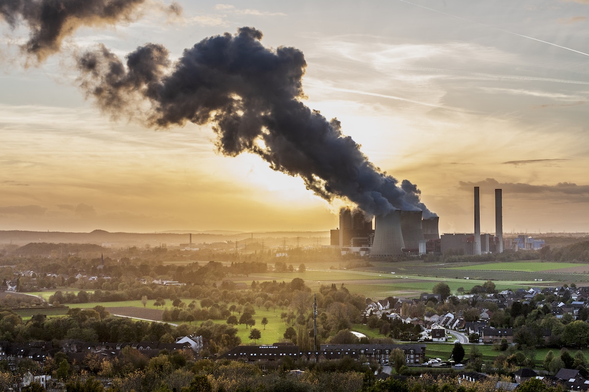 Giảm phát thải carbon: Xu hướng tất yếu giúp doanh nghiệp Việt Nam nâng cao lợi thế cạnh tranh 6 Khám phá giải pháp giảm phát thải carbon tại Việt Nam năm 2025: trình bày Net Zero, thị trường tín hiệu carbon đến chiến lược công nghệ xanh giúp doanh nghiệp tiết kiệm chi phí và gia tăng uy tín bền vững.