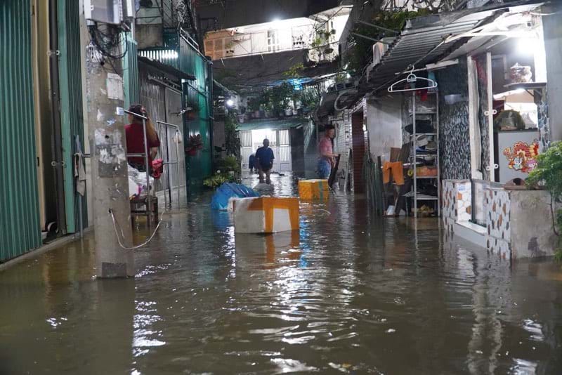 TP.Hồ Chí Minh đẩy nhanh dự án xử lý nước thải và chống ngập đô thị 4 Khu dân cư TP.HCM ngập sâu do triều cường tháng 10/2025